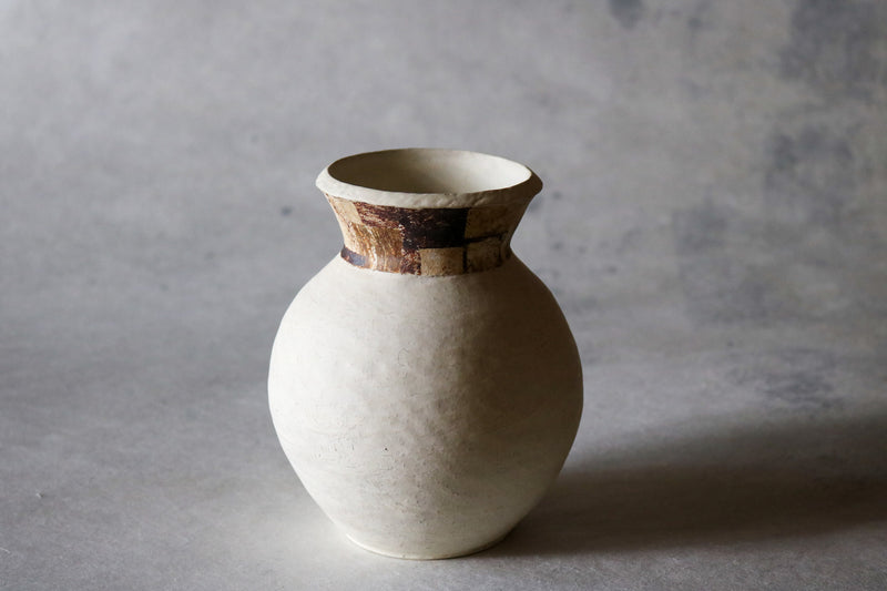 Tsuchi White Vase