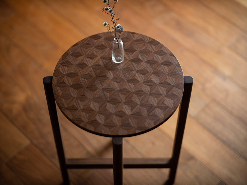 Walnut Hoek Side Table