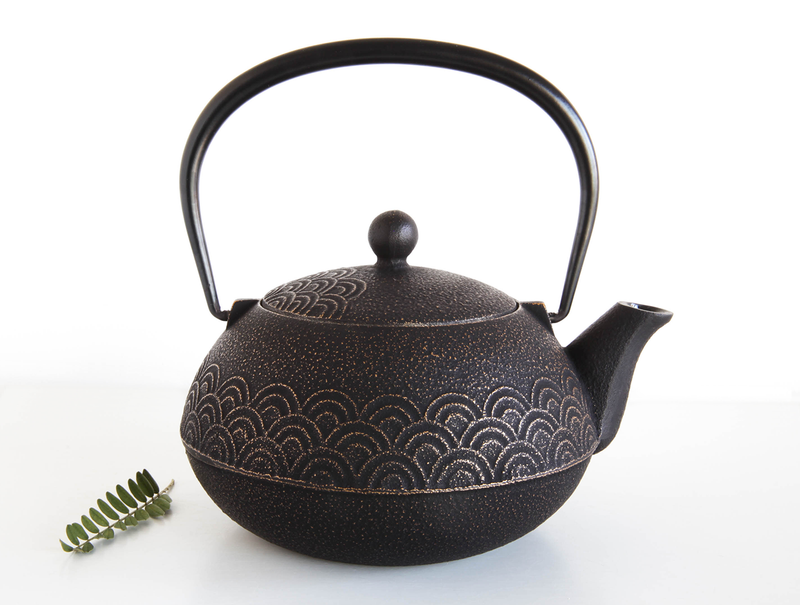 Seigaiha Teapot Gold Black 900ml