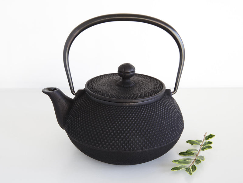 Arare Teapot Black 900ml