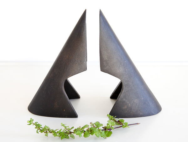 Cutaway Triangle Bookends