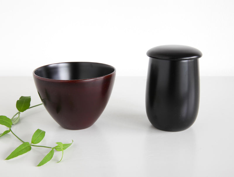Black Lacquer Curved Pot