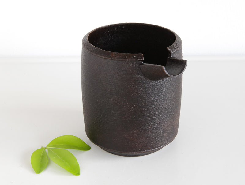 Makiji Cylindrical Vessel