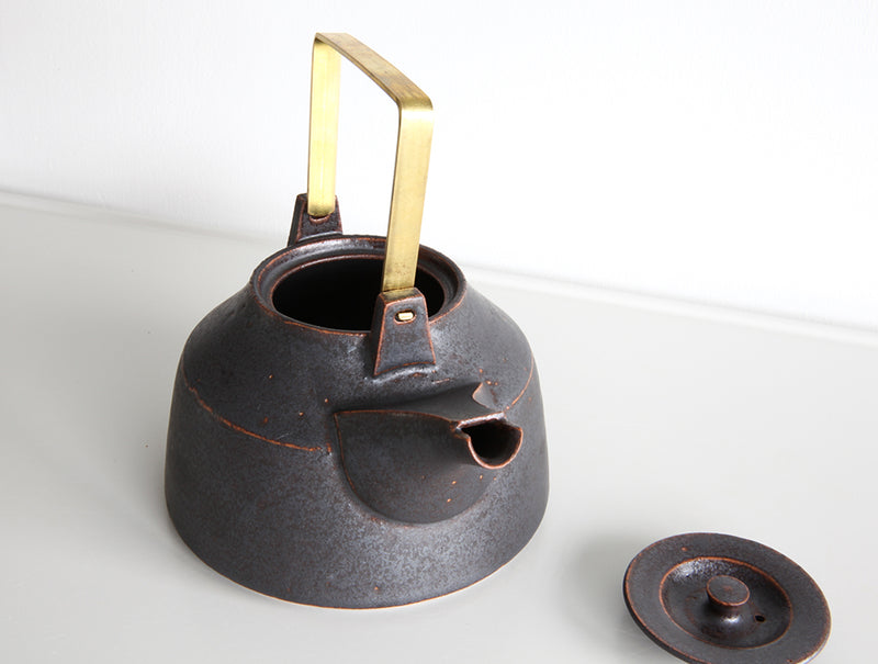 Brass Handle Pot